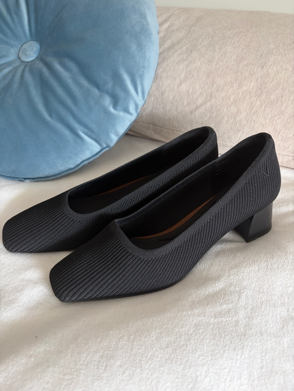 Women's Black Ribbed Block Heel Pumps